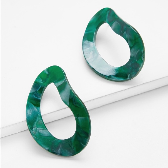 Jewelry - Lg Acrylic Irregular Shaped Drop Earrings